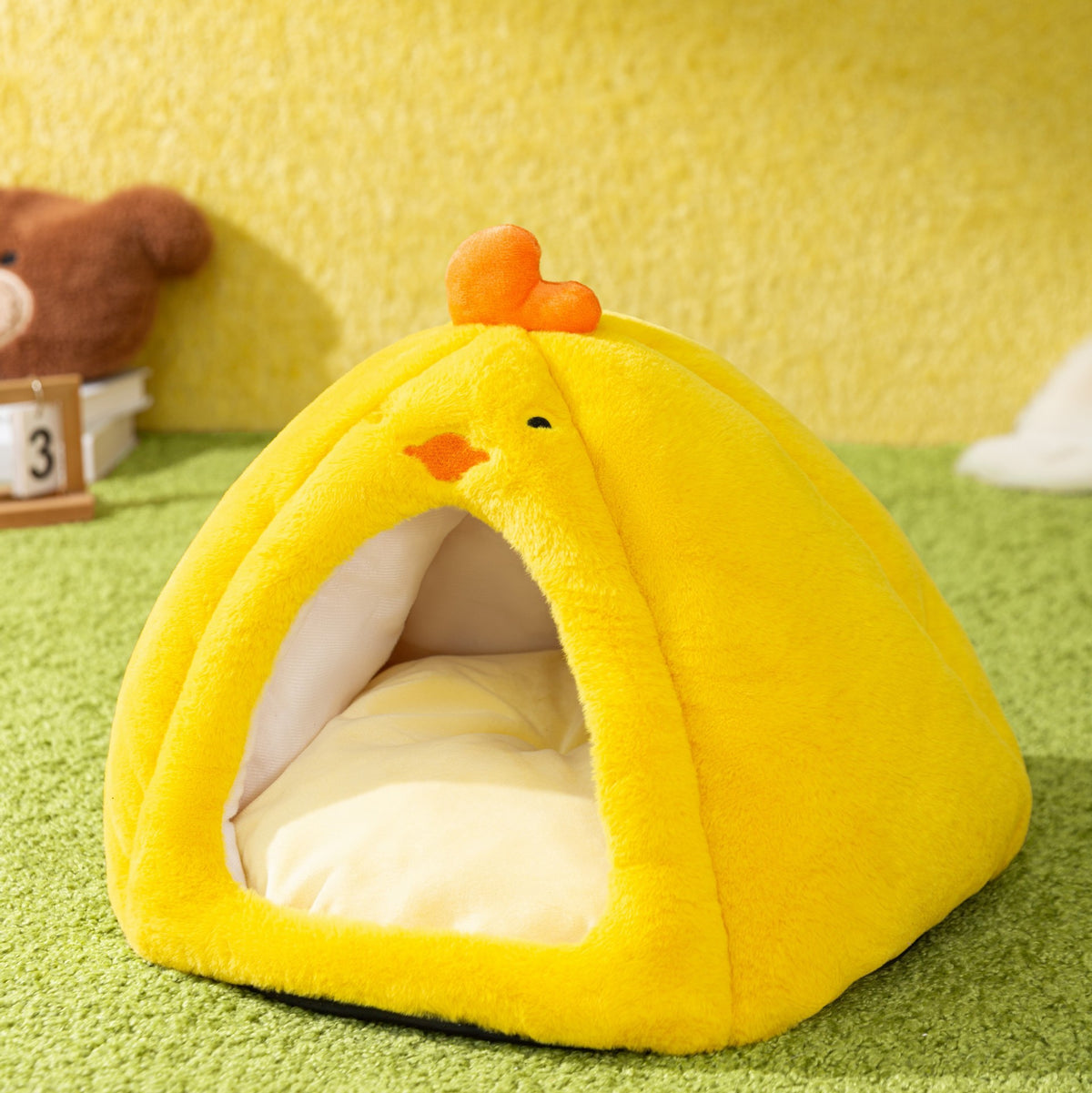 Toast-shaped pet bed with an open/semi-enclosed design.